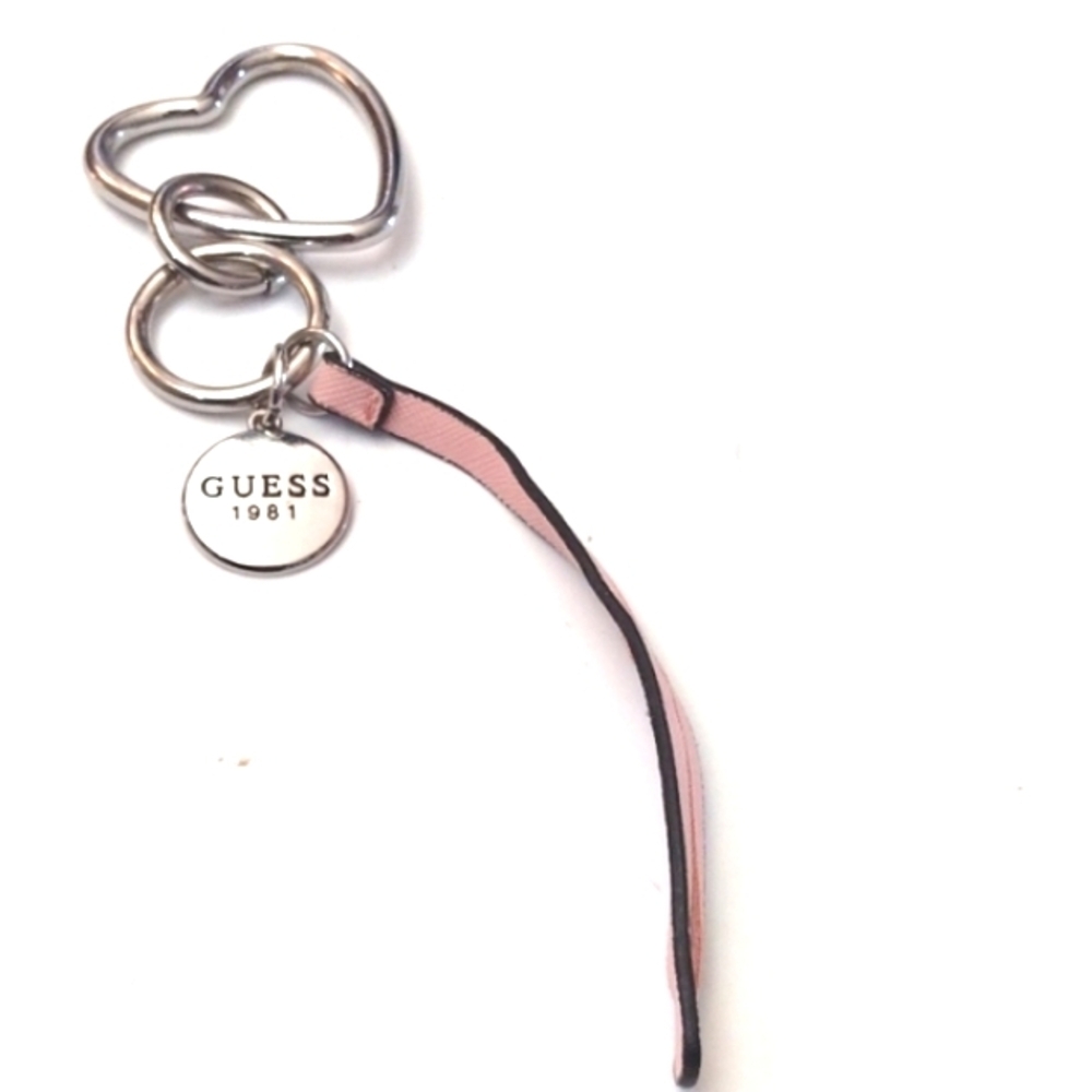 GUESS SILVER-TONE HEART WITH GUESS 1981 SIGNATURE BRANDED TAG 9" KEYCHAIN - Picture 7 of 8